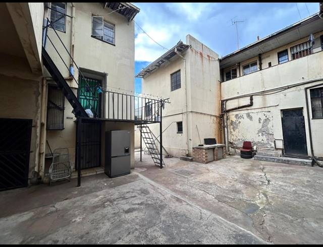 BUSINESS FOR SALE IN SPRINGS CENTRAL